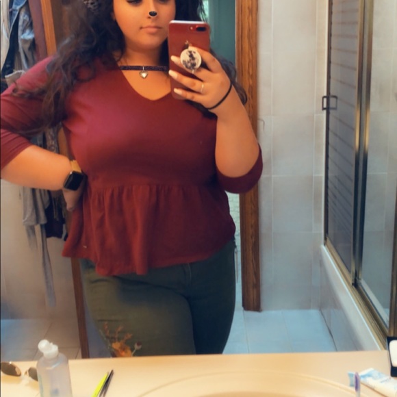 Meet your Posher, Sabrina - Picture 3 of 3